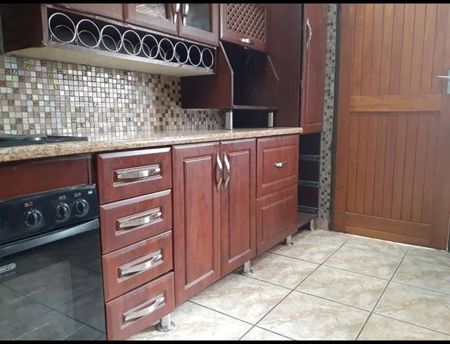 3 BEDROOM HOUSE FOR SALE IN IVY PARK